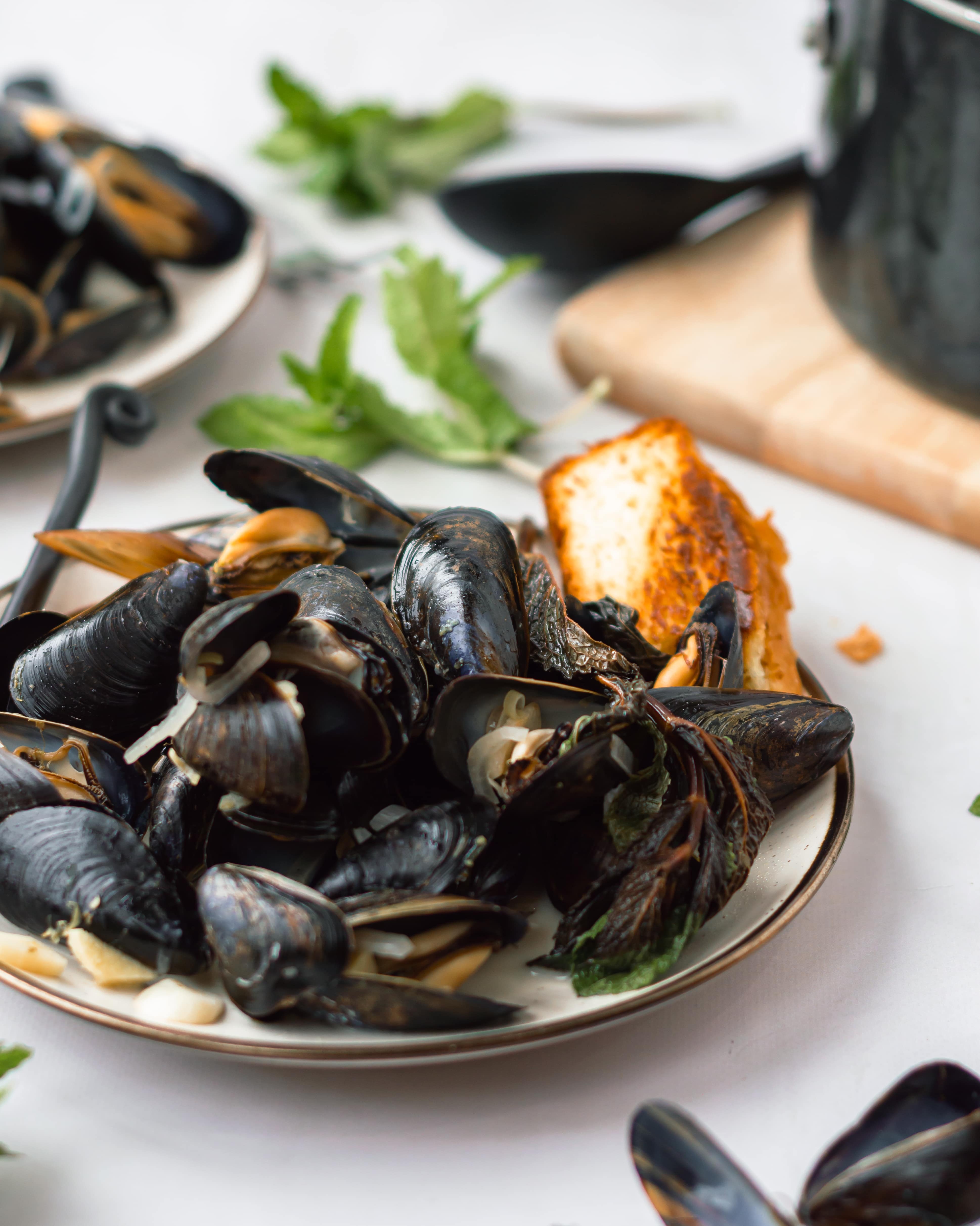 Lemongrass Coconut Mussels